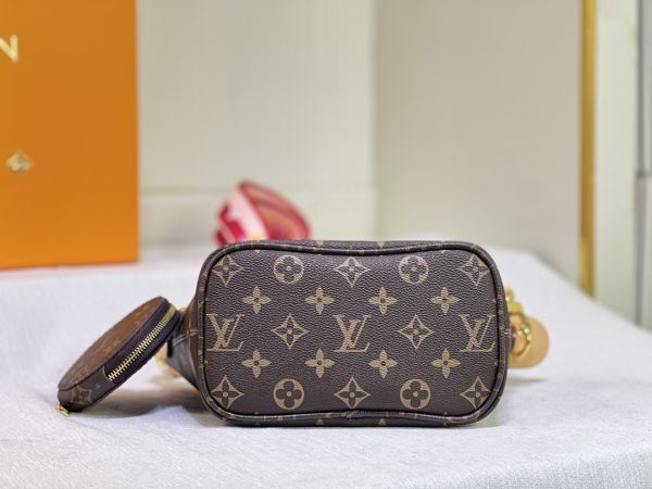 Louis Vuitton Neverfull BB