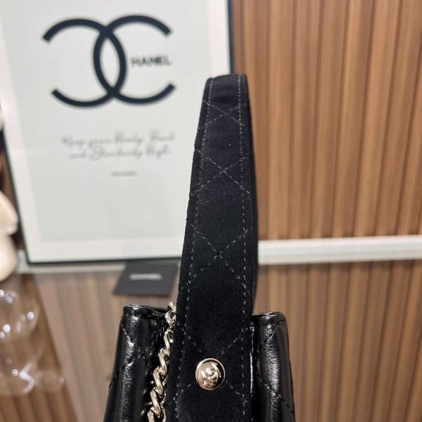 CHANEL  Lambskin Quilted Crossbody Bag Black