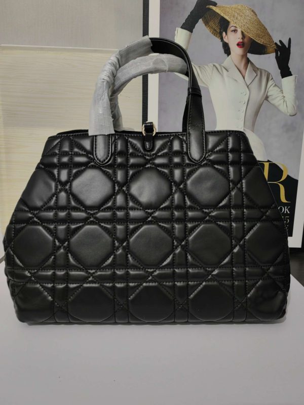 Medium Dior Toujours Bag Black Macrocannage Calfskin