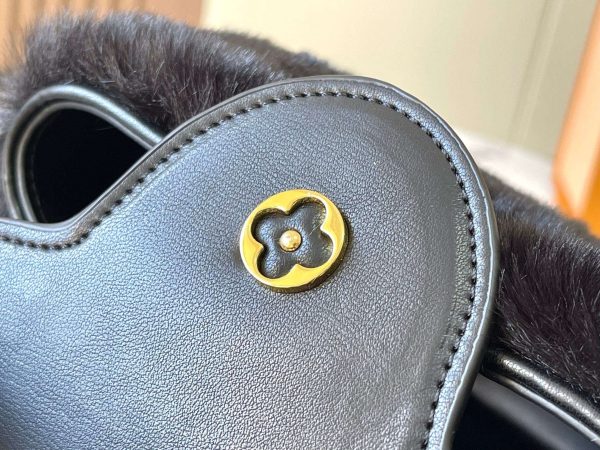 Louis Vuitton Capucines BB Handbag