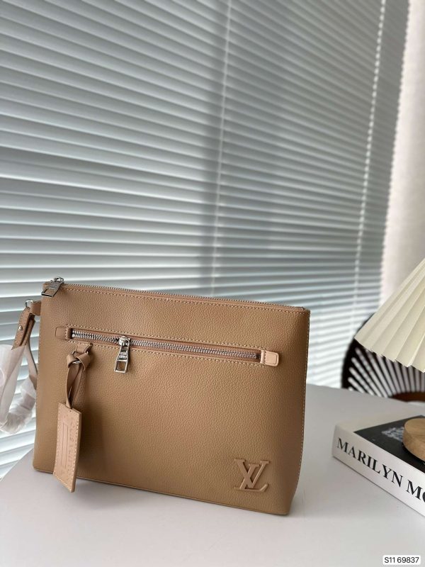 Lv CLUTCH BAG