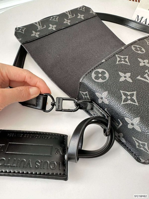 Louis Vuitton Steamer Wearable Wallet