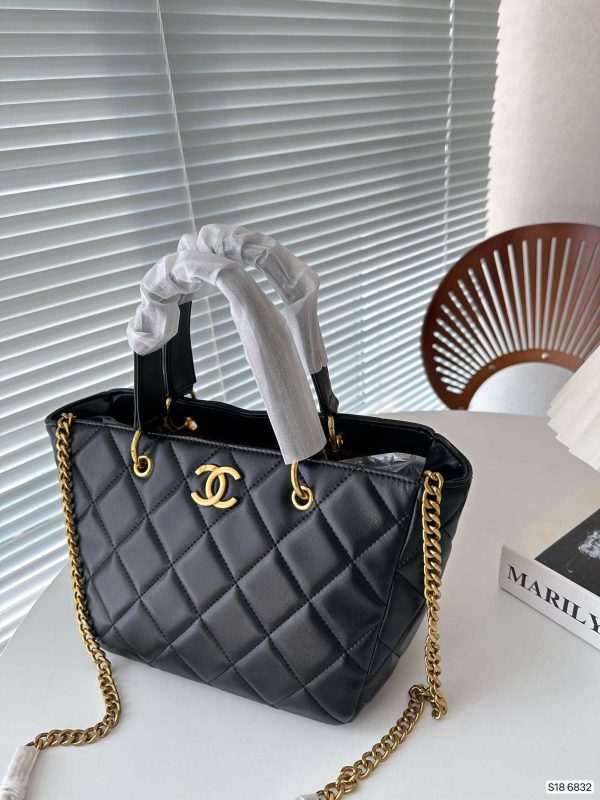 Chanel 23B Tote Bag