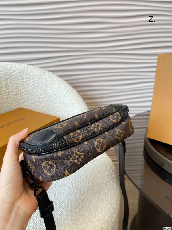 LOUIS VUITTON Alpha Wearable Wallet Eclipse Monogram