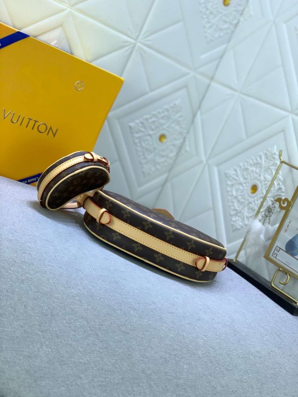 LOUIS VUITTON Croissant MM Monogram