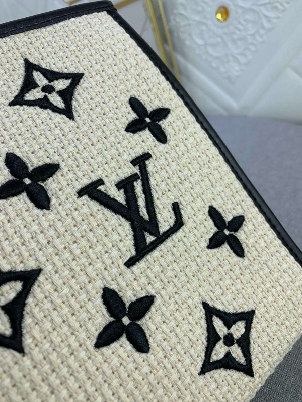 LOUIS VUITTON POCHETE RAFFIA BLEU MONOGRAM