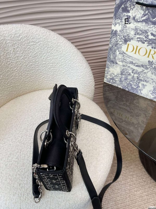 Dior Mini Lady Satin Bag: The Beauty of Nobility and Sophistication