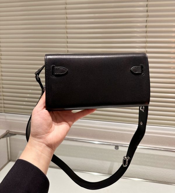 H KELLY WALLET LEATHER WITH STRAP 23CM