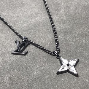 EN – Lux LV Necklaces 050