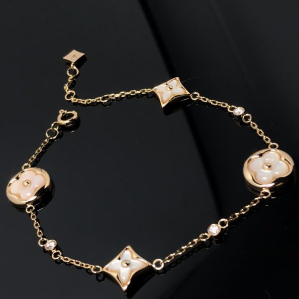 EN – Lux LV Necklaces 036