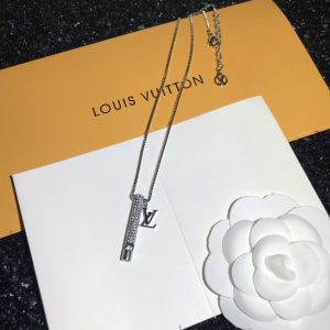 EN – Lux LV Necklaces 077