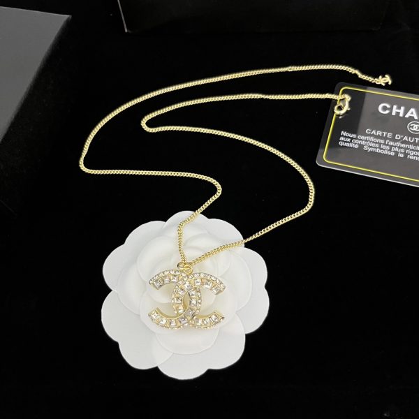 EN – Lux CHL Necklaces 032