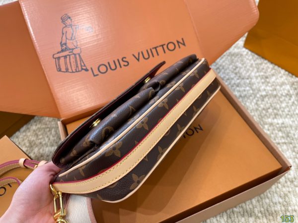 LOUIS VUITTON Viva Cite MM in Monogram Canvas