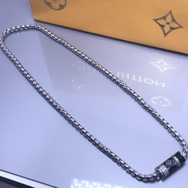 EN – Lux LV Necklaces 003