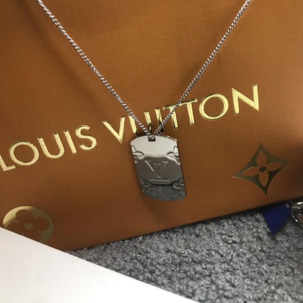 EN – Lux LV Necklaces 015