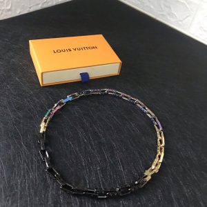 EN – Lux LV Necklaces 071