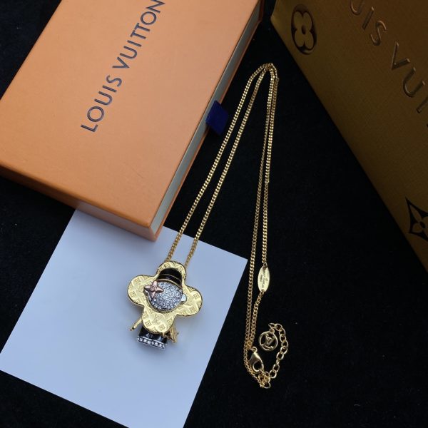 EN – Lux LV Necklaces 051