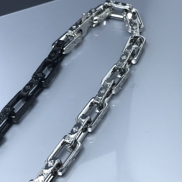 EN – Lux LV Necklaces 018