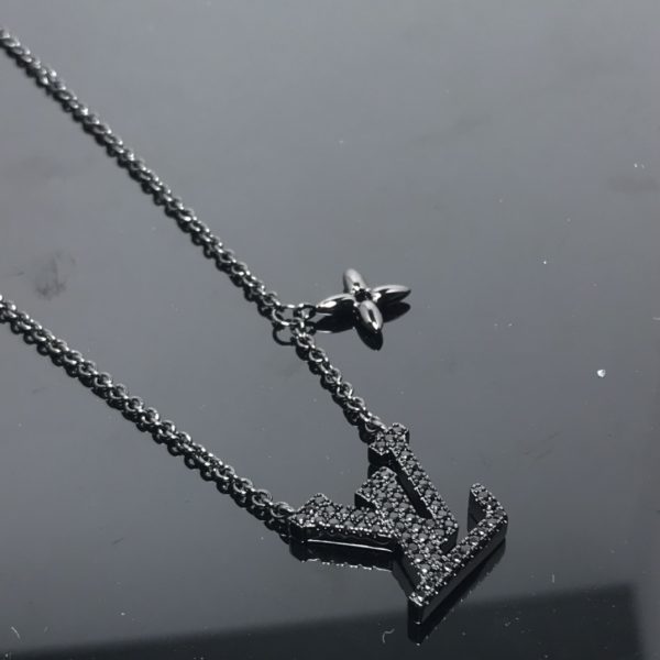 EN – Lux LV Necklaces 023