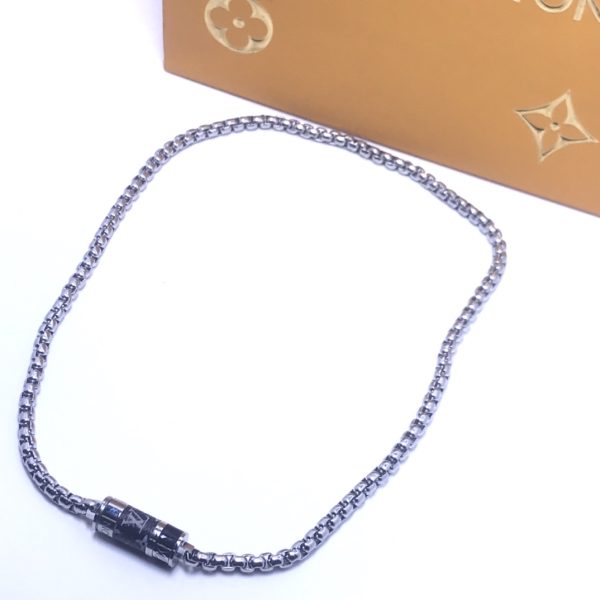 EN – Lux LV Necklaces 003