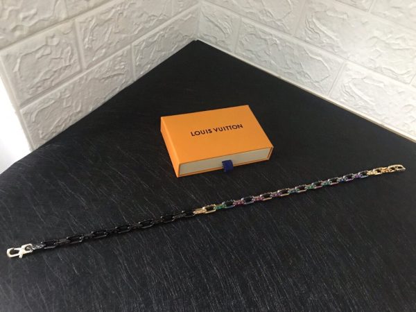 EN – Lux LV Necklaces 071