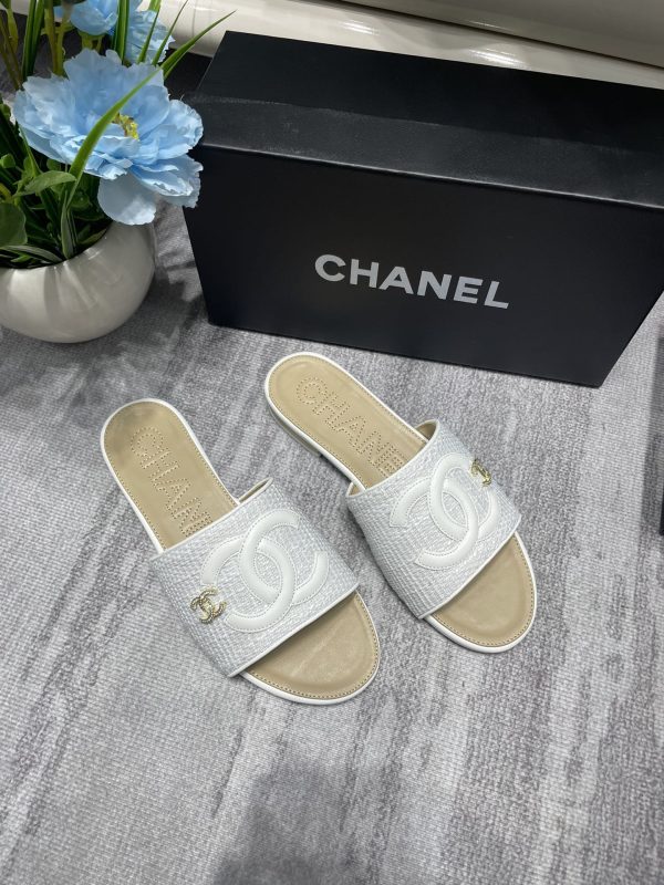 Chanel slipper