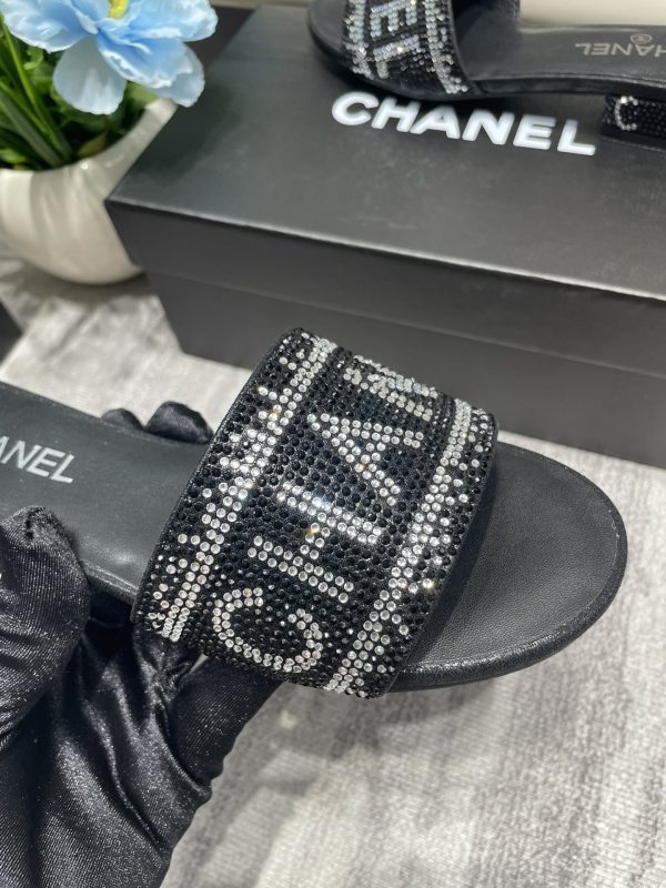 Chanel slipper