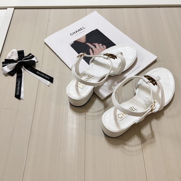 CHANEL SANDALS WHITE QUILTED LAMBSKIN