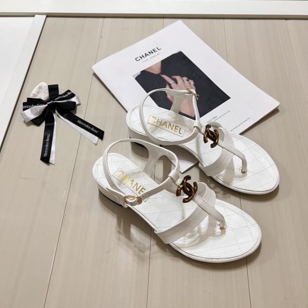 CHANEL SANDALS WHITE QUILTED LAMBSKIN