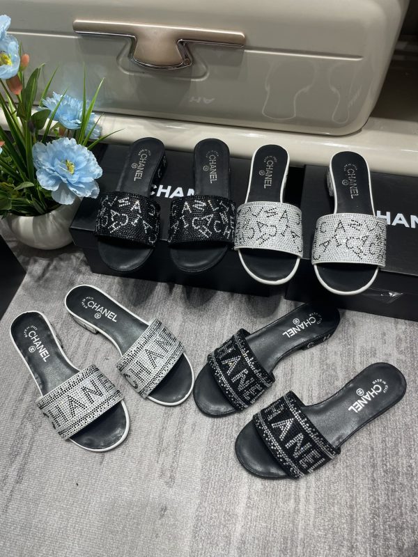 Chanel slipper