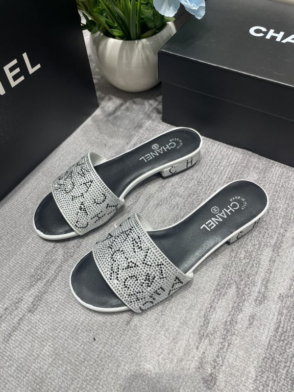 Chanel slipper