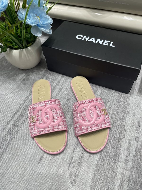 Chanel slipper