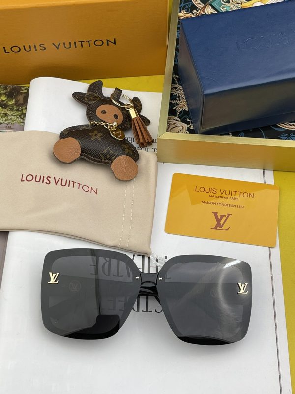 Louis Vuitton Link PM Square Sunglasses