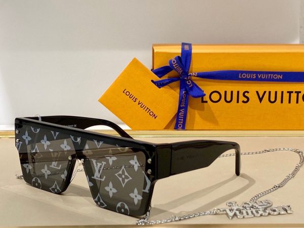 Louis Vuitton Grease Mask Sunglasses