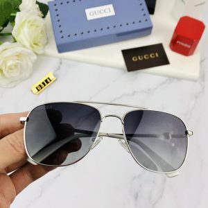Gucci Oversize Oval-Frame Sunglasses