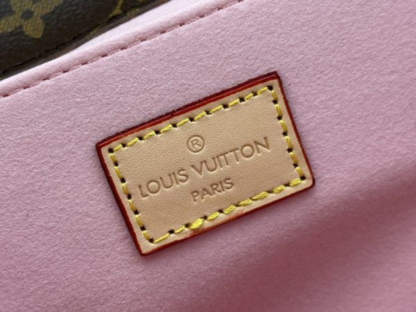 LOUIS VUITTON POCHETTE METIS