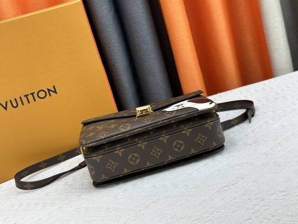 LOUIS VUITTON POCHETTE METIS