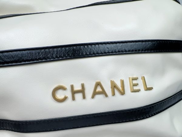 CHANEL 22 SMALL HANDBAG