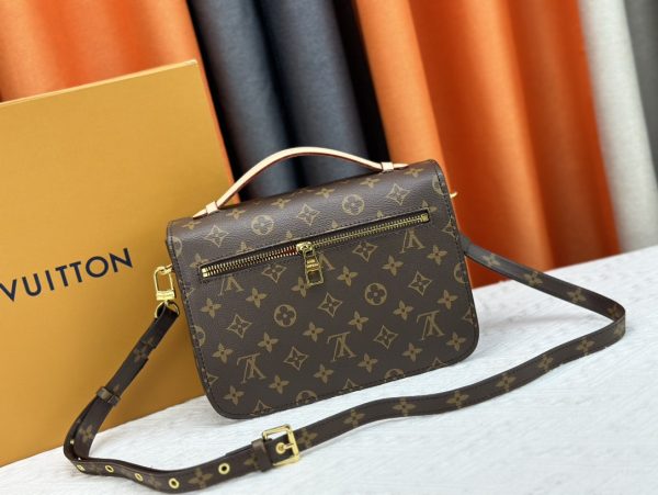 LOUIS VUITTON POCHETTE METIS