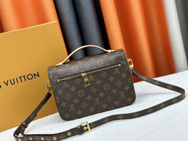 LOUIS VUITTON POCHETTE METIS