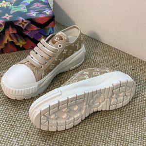 LUV WOMEN’S SNEAKER