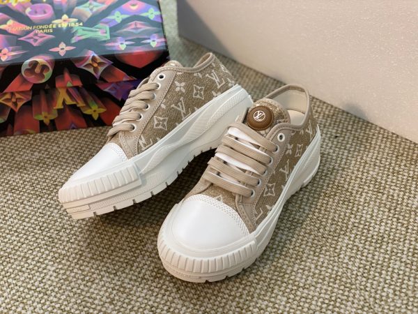 LUV WOMEN’S SNEAKER