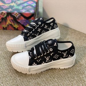 LUV WOMEN’S SNEAKER