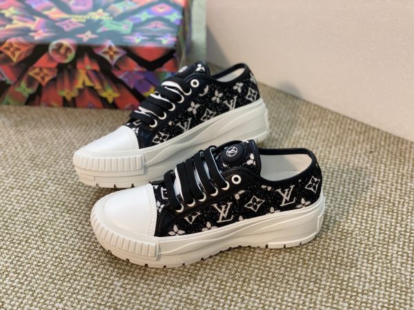 LUV WOMEN’S SNEAKER