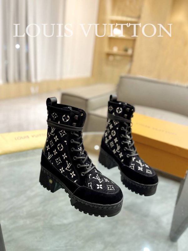 Premium LUV BOOTS 042 NEW