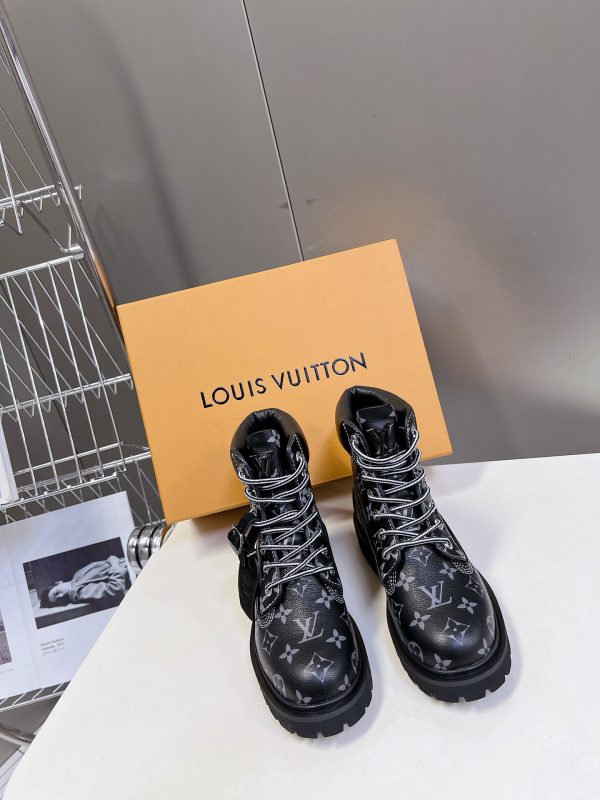 LV WOMEN’S BOOTS