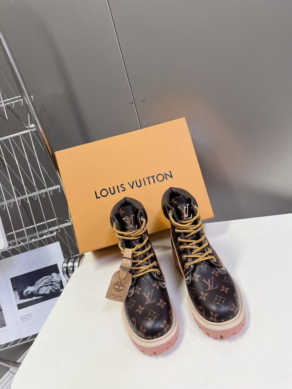 LV WOMEN’S BOOTS