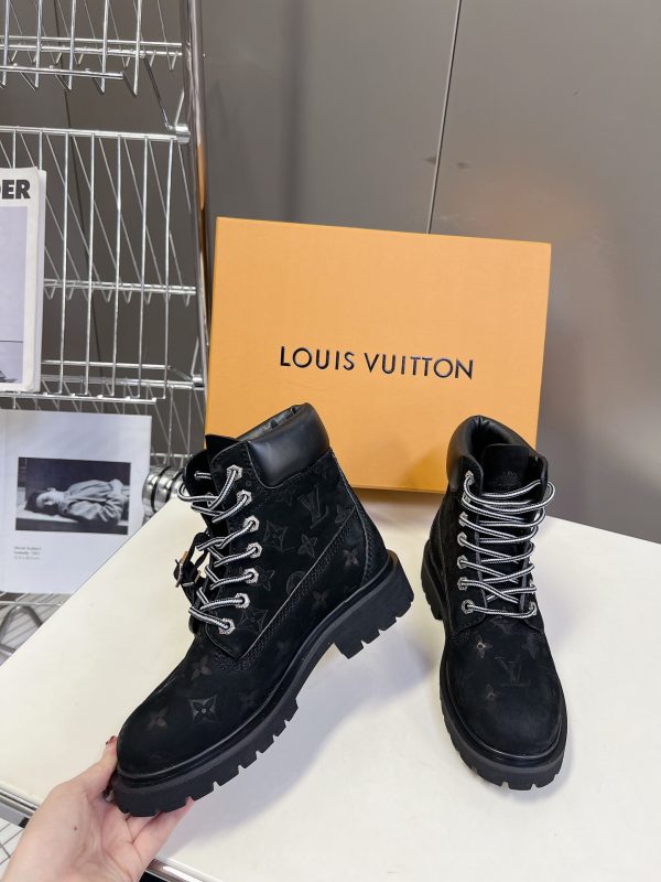 LV WOMEN’S BOOTS