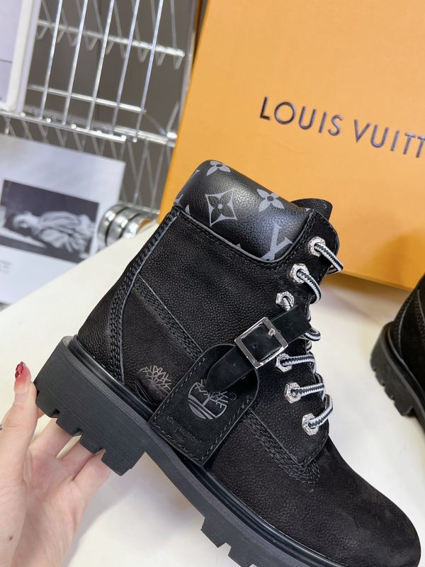 LV WOMEN’S BOOTS