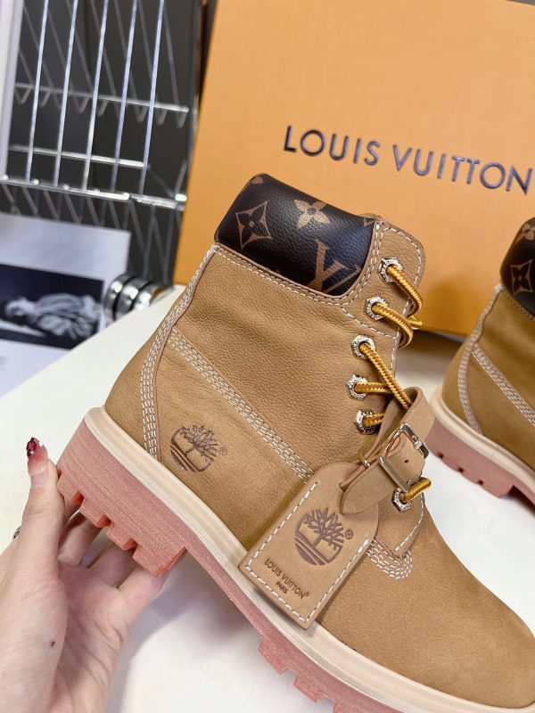 LV WOMEN’S BOOTS